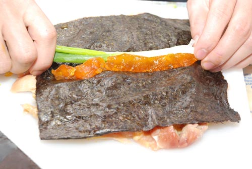 Gà cuộn trứng muối Gà cuộn trứng muối