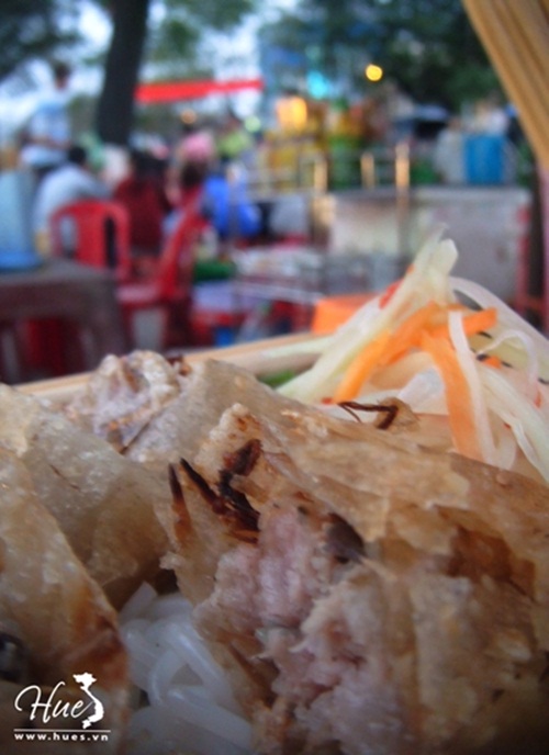 Bún nem rán chợ Đông Ba Bún nem rán chợ Đông Ba