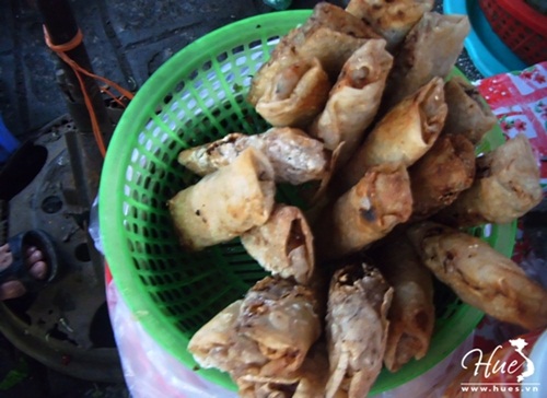 Bún nem rán chợ Đông Ba Bún nem rán chợ Đông Ba