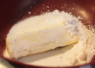 Bánh quy giòn tan nhúng chocolate
