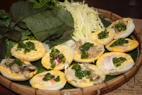 Bánh căn.