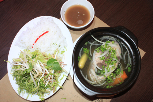 Bún cá ngừ.