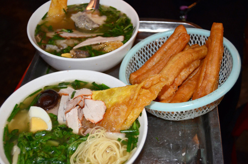 Một khay đồ thế này có giá 70.000 đồng.
