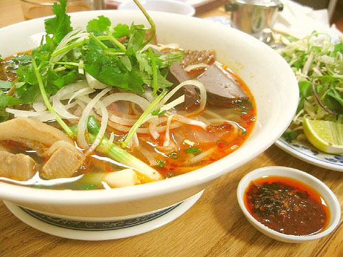 Cách làm bún bò huế