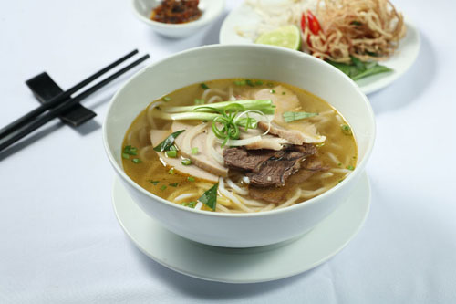 Cách làm bún bò huế đúng vị