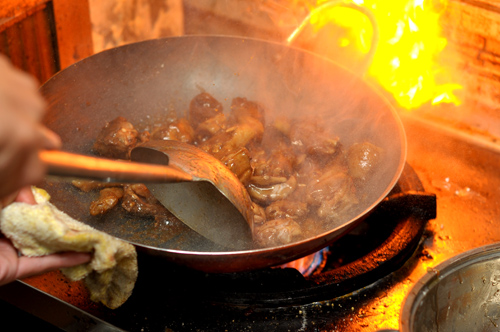 Lẩu gà, vịt Lê Duẩn