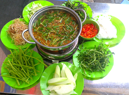 Ăn lẩu siêu rẻ ở gần nhà thi đấu Phú Thọ