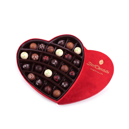 Hộp chocolate 24 viên chocolate tươi sang trọng.