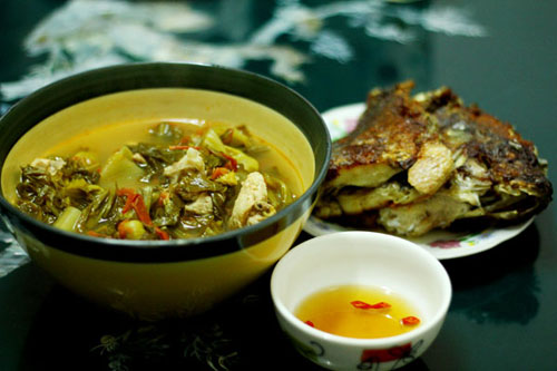 Canh dưa và cá rán 