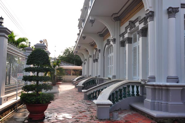 Một phần căn nhà đã được sử dụng làm khách sạn, phần chính là điểm tham quan.