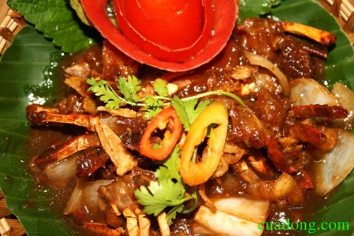 Cua đồng rang me
