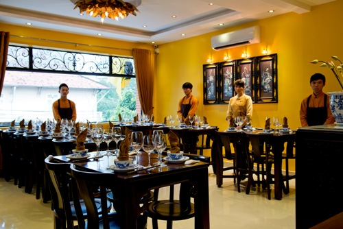 Đội ngũ nhân viên nhà hàng
