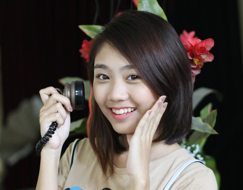 Hotgirl xinh tươi trước ống kính của Dũng "khùng"