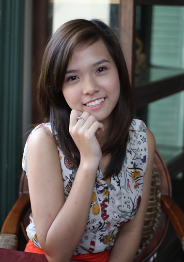 Hotgirl xinh tươi trước ống kính của Dũng "khùng"