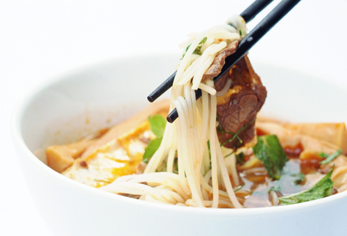 Những cọng bún thanh mảnh có kích thước vừa phải.