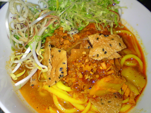 Bún bò, mì Quảng ấp Ánh Sáng