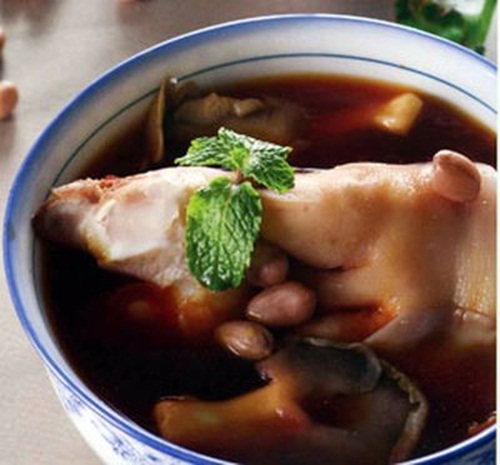 Móng giò hầm