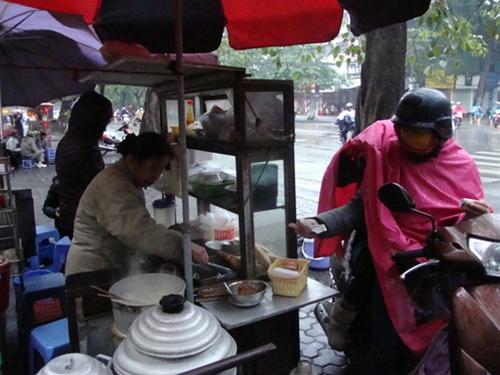 Hàng xôi "cô Hương" với patê ngon lành của tôi