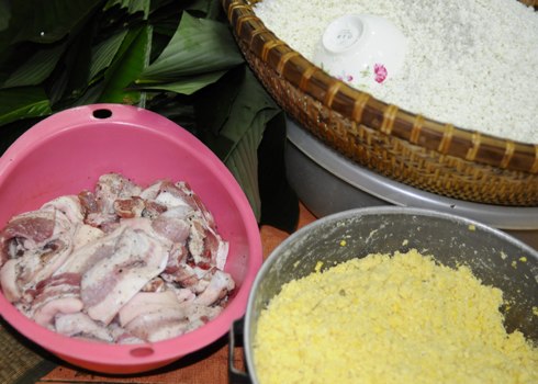 Tự gói bánh chưng hương vị Bắc ngày Tết