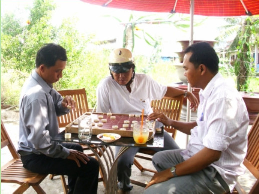 Uống cà phê tại Sài Gòn