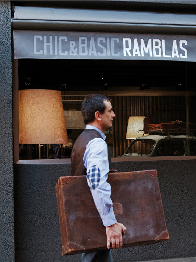 Tìm không gian Tây Ban Nha tại Chic & Basic Ramblas