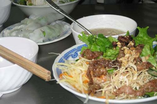 Bún thịt nướng