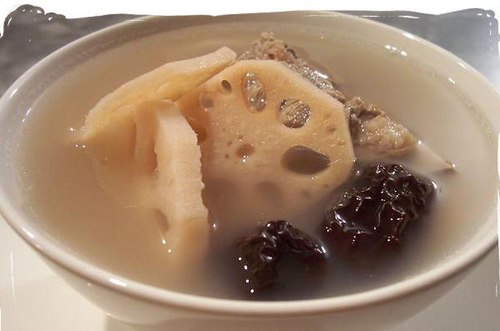 Canh củ sen - hồng táo