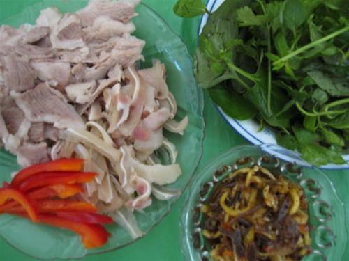 Món dưa đầu heo đã được chuẩn bị sẵn sàng - Ảnh: Thanh Tâm
