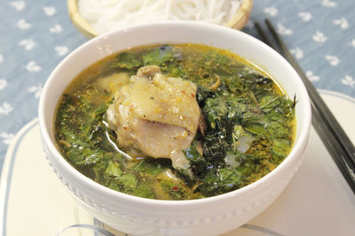 Gà nấu rau quế