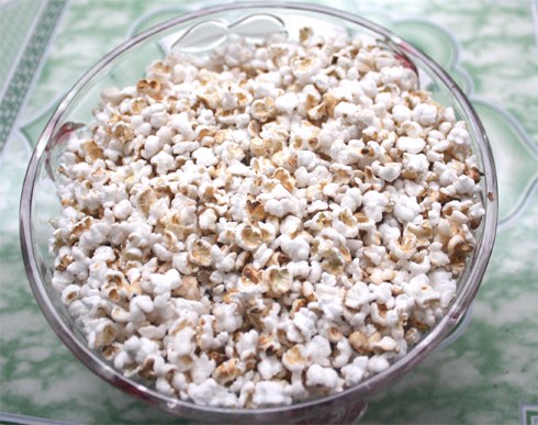 Làm kẹo lạc