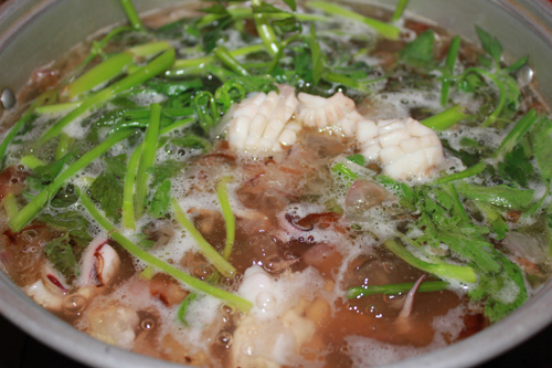 lẩu mực nhúng giấm
