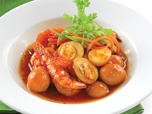 Tôm kho trứng cút