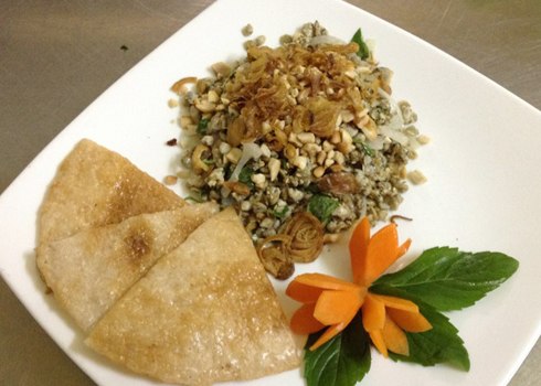Hến trộn xúc bánh đa