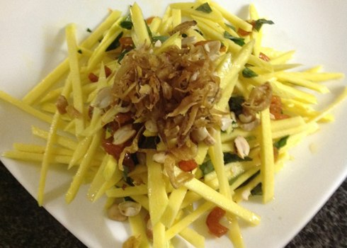Gỏi xoài tôm khô