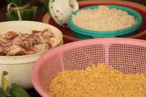 Gói bánh chưng