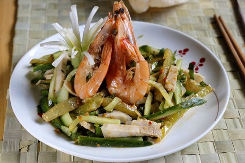 Nộm tôm thịt và khế