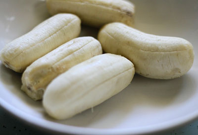 Làm bánh chuối hấp