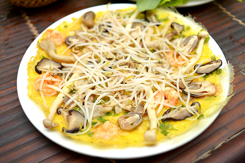 Bánh xèo và xôi chiên nấm ngon lạ