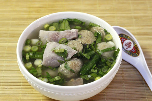 Canh bò viên nấu khoai môn