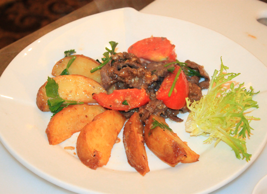 Khoai tây xào thịt bò