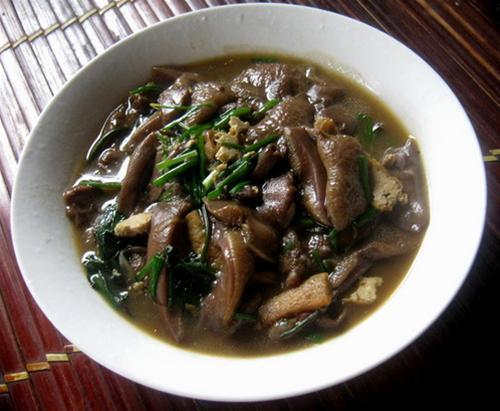 Món nấm thông xào rau lang