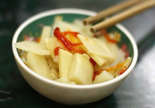 Măng ngâm ớt chua cay