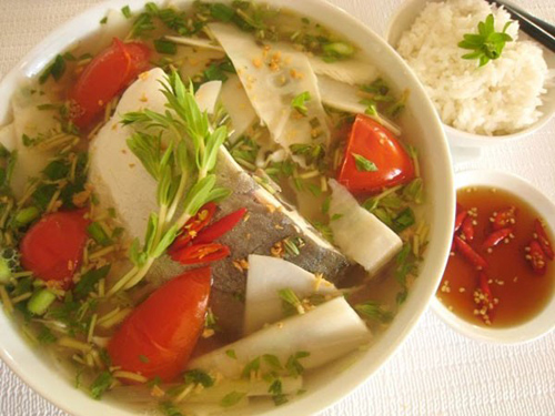 Canh măng lưỡi lợn nấu xương.