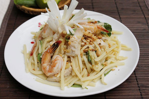 Măng trộn tôm chua cay