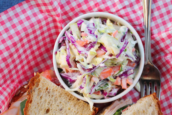 Salad bắp cải dễ làm mà ngon miệng