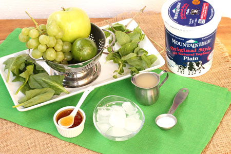 Smoothie chanh bạc hà thanh mát sáng sớm