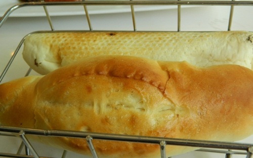 Bánh mỳ tươi ăn kèm