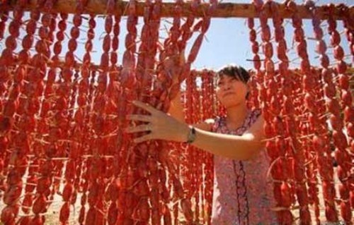Lạp xưởng được hong khô