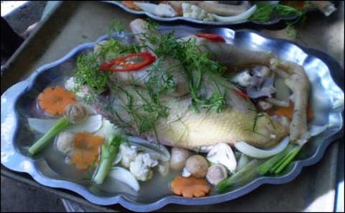 Gà hấp lá trúc