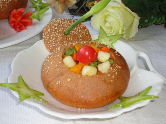 bánh mì nhồi rau củ